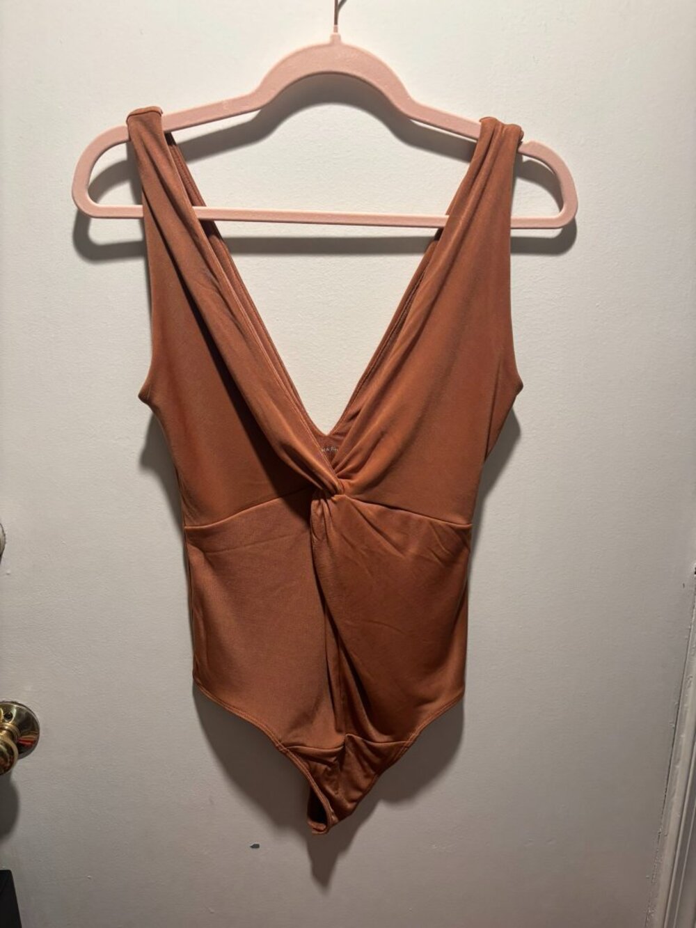 Women's Glossy Rib Plunge Twist Bodysuit - Picture 4 of 4